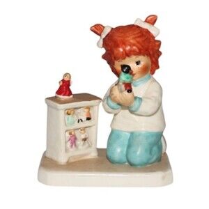 Goebel Hummel Redhead The Collector Girl with Little Hummels Vintage 1985